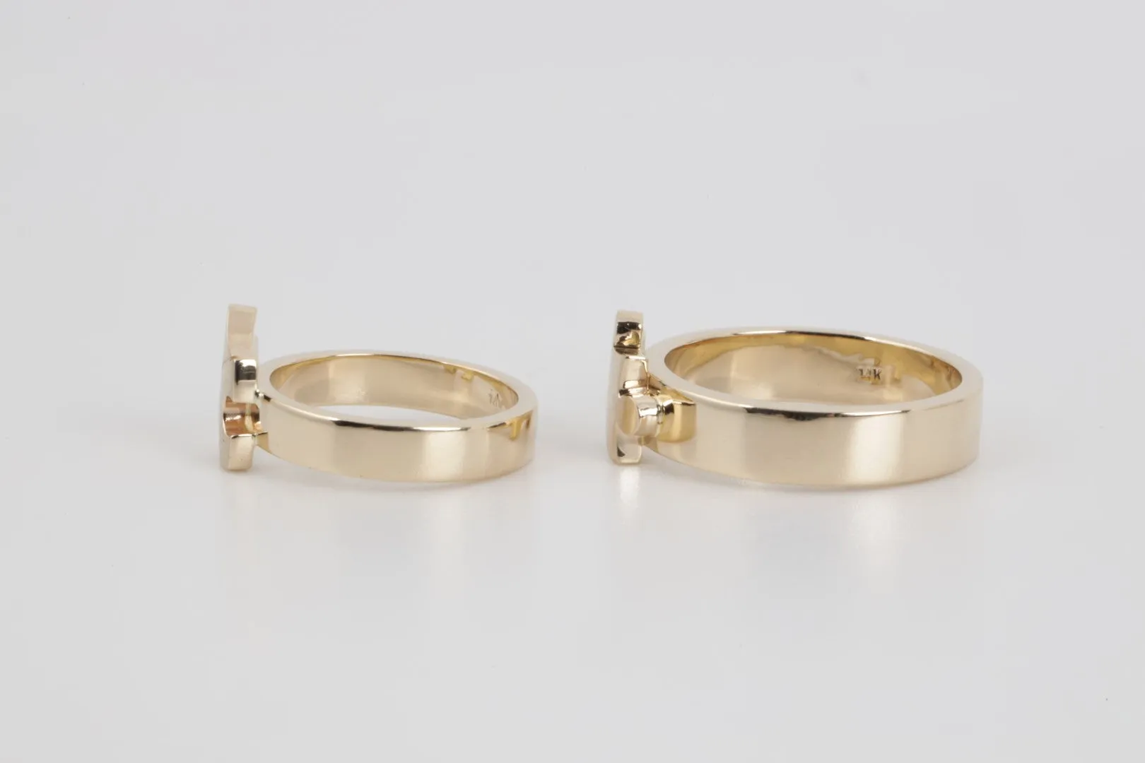 14k Yellow Gold His & Hers Wedding Ring Set Sizes 6.5 & 10.5 (15.10g.)