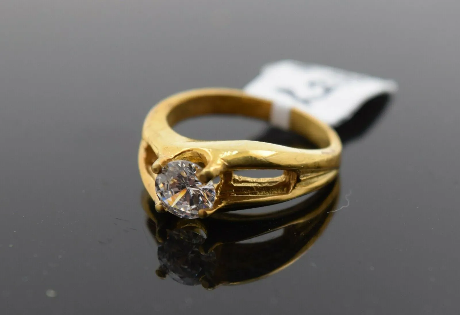 22k Solid Gold Elegant Ladies Solitaire Ring Size 6