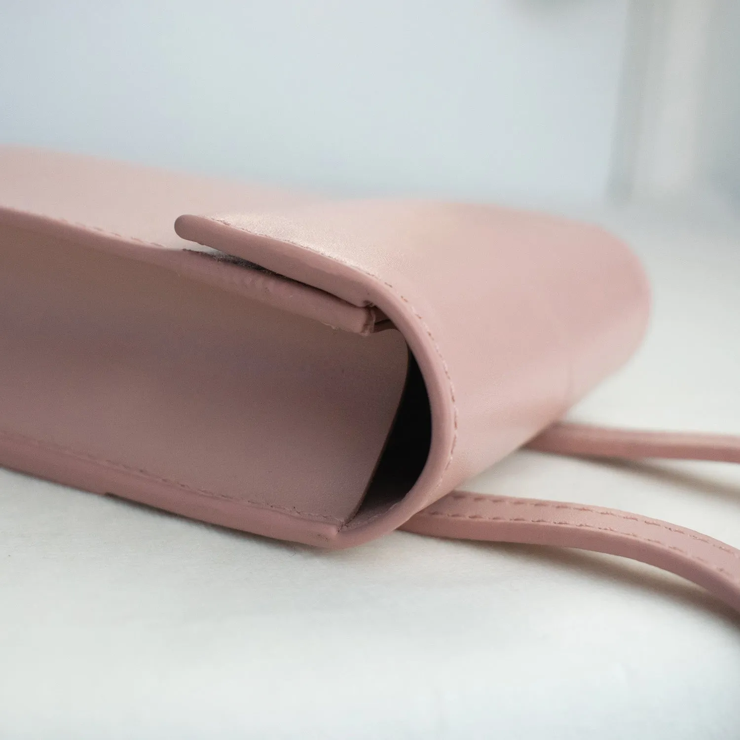 Adjustable Phone Bag in Nude Pink