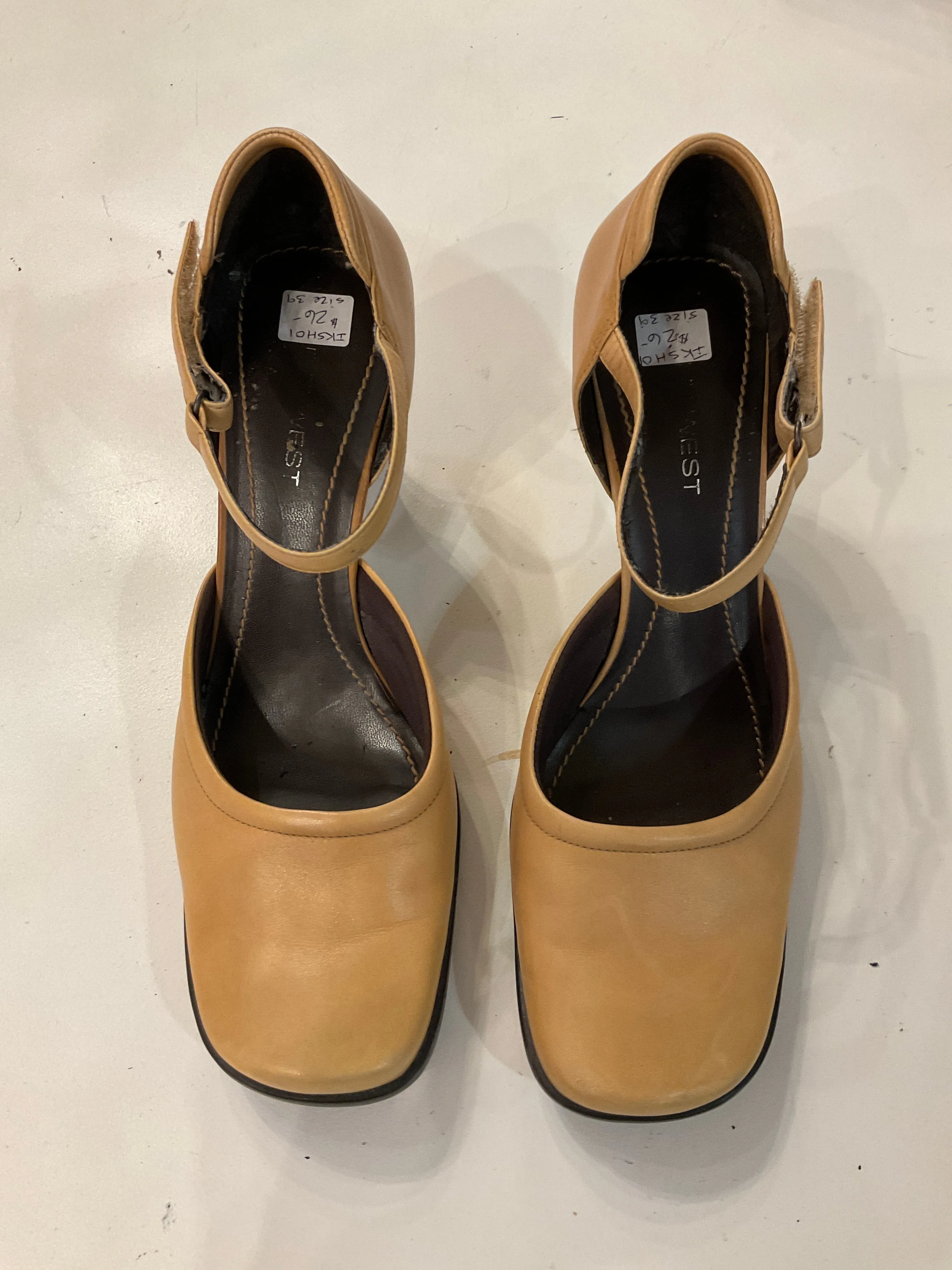 {{Client Code}} TAN NINE WEST HEELS, 39