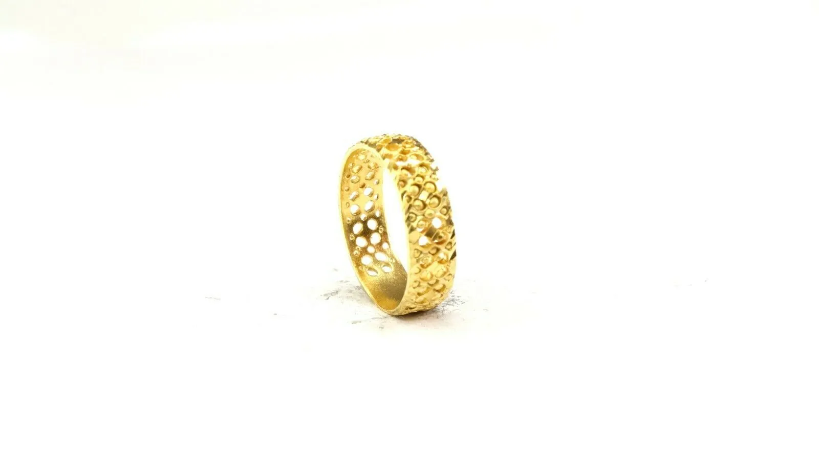 Elegant Ladies Band Ring in 22k Solid Gold, Size 7.25, Resizable