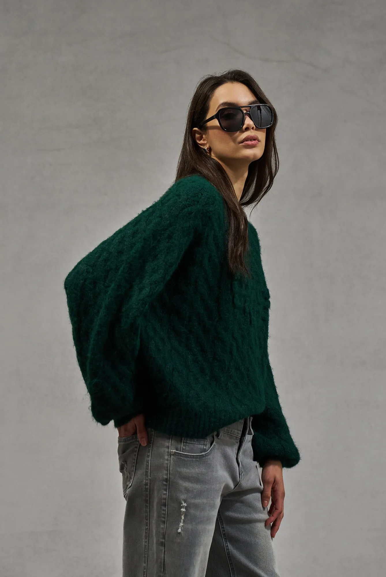 FLUFFY CABLE KNIT EMBLEM JUMPER - FOREST GREEN