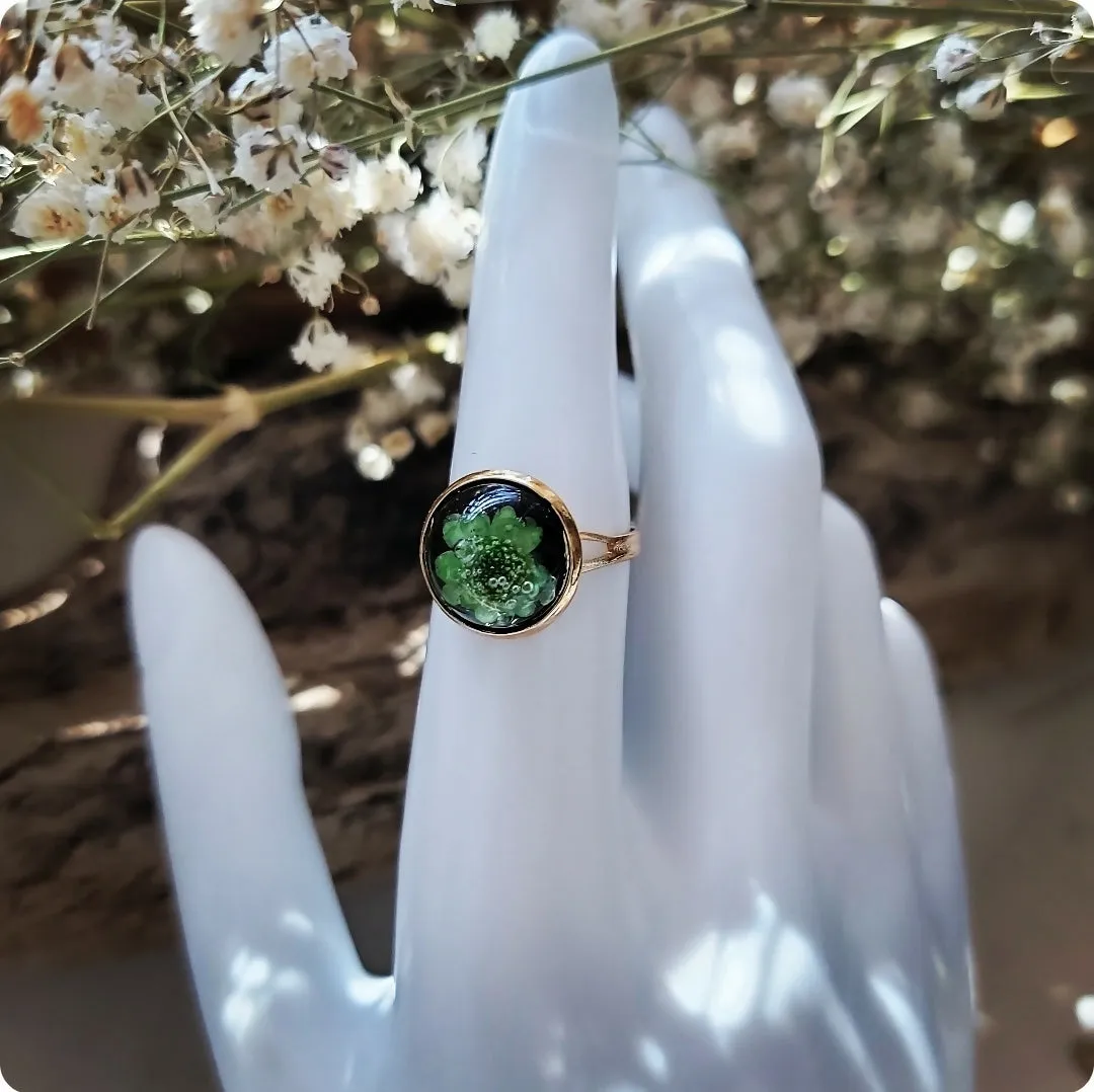 Preserved Flower Ring Peridot