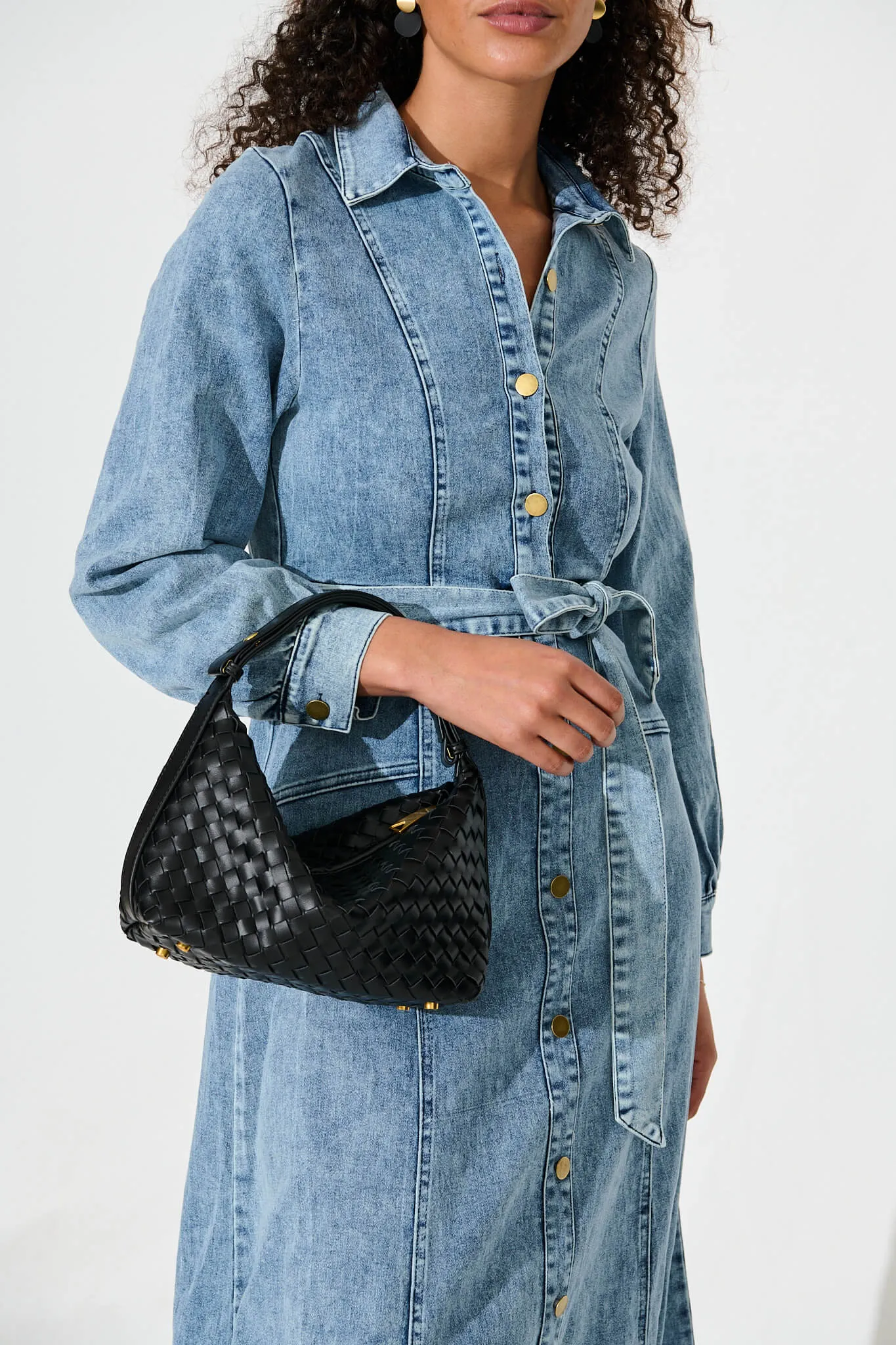 Jennifer Shoulder Bag In Black Woven