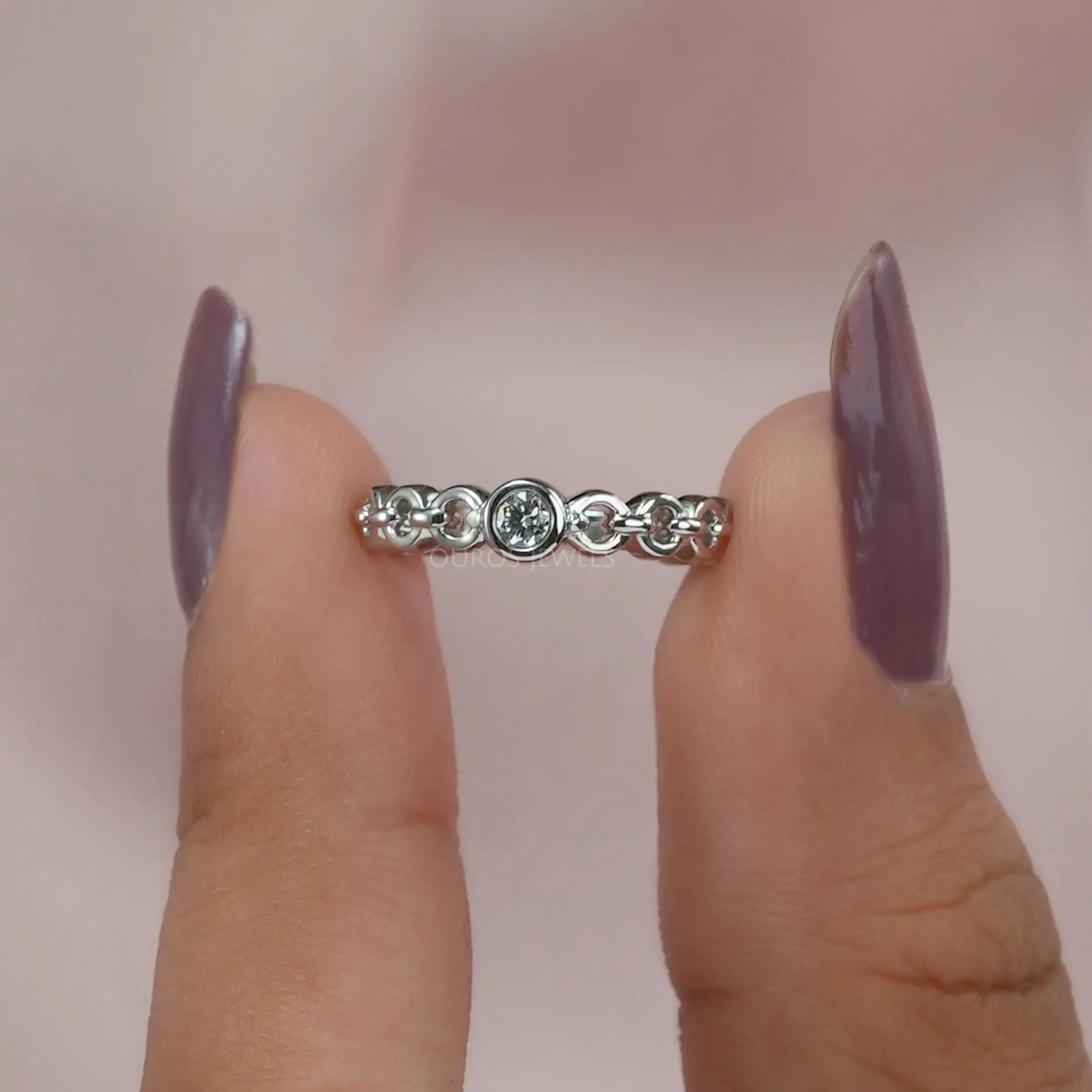 Round Diamond Bezel Set Curb Link Ring