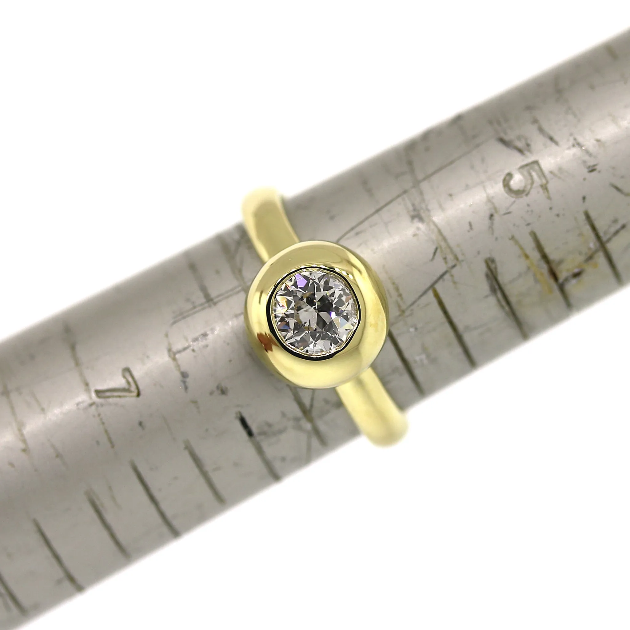 Sabel Round Brilliant Cut Diamond Bezel Set Ring