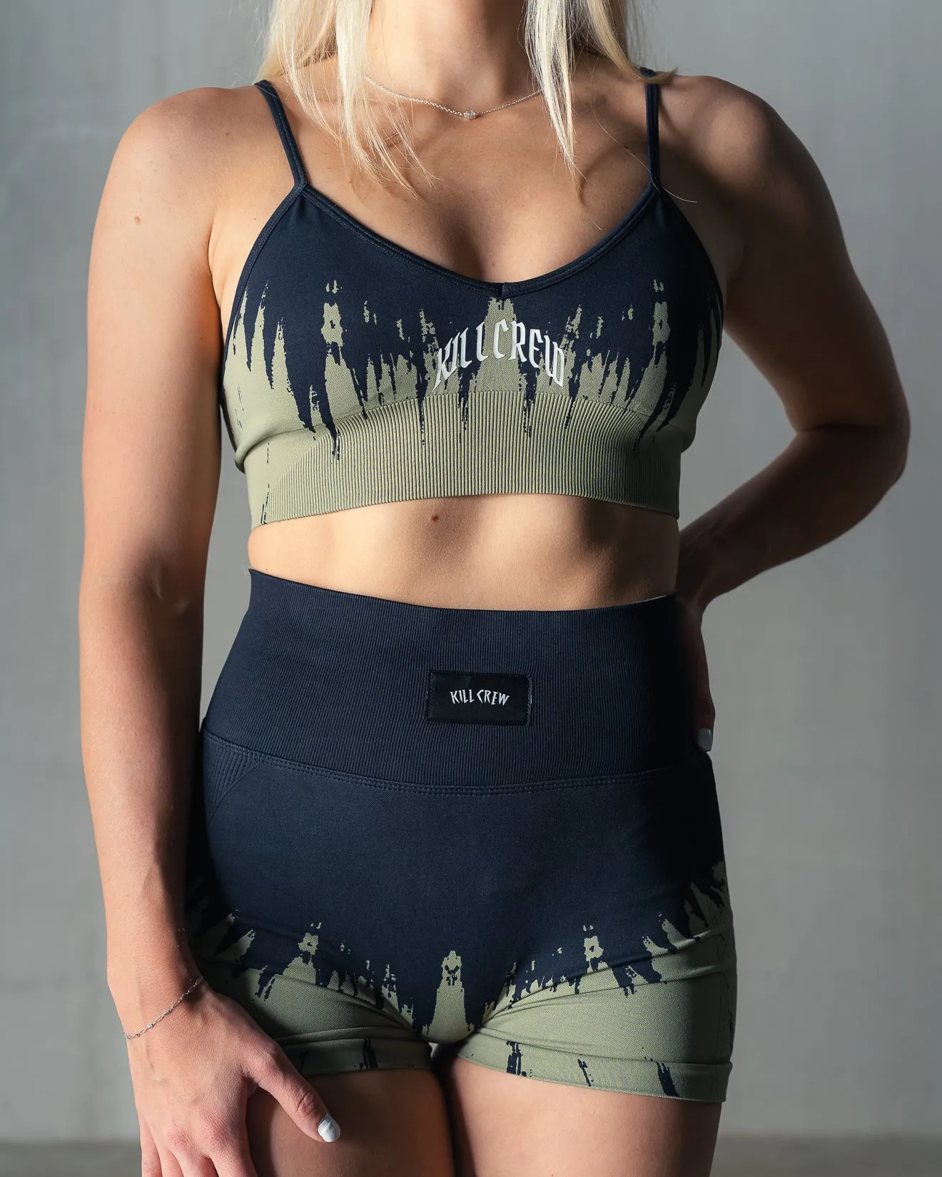 SHATTER SPORTS BRA - BLACK / OLIVE