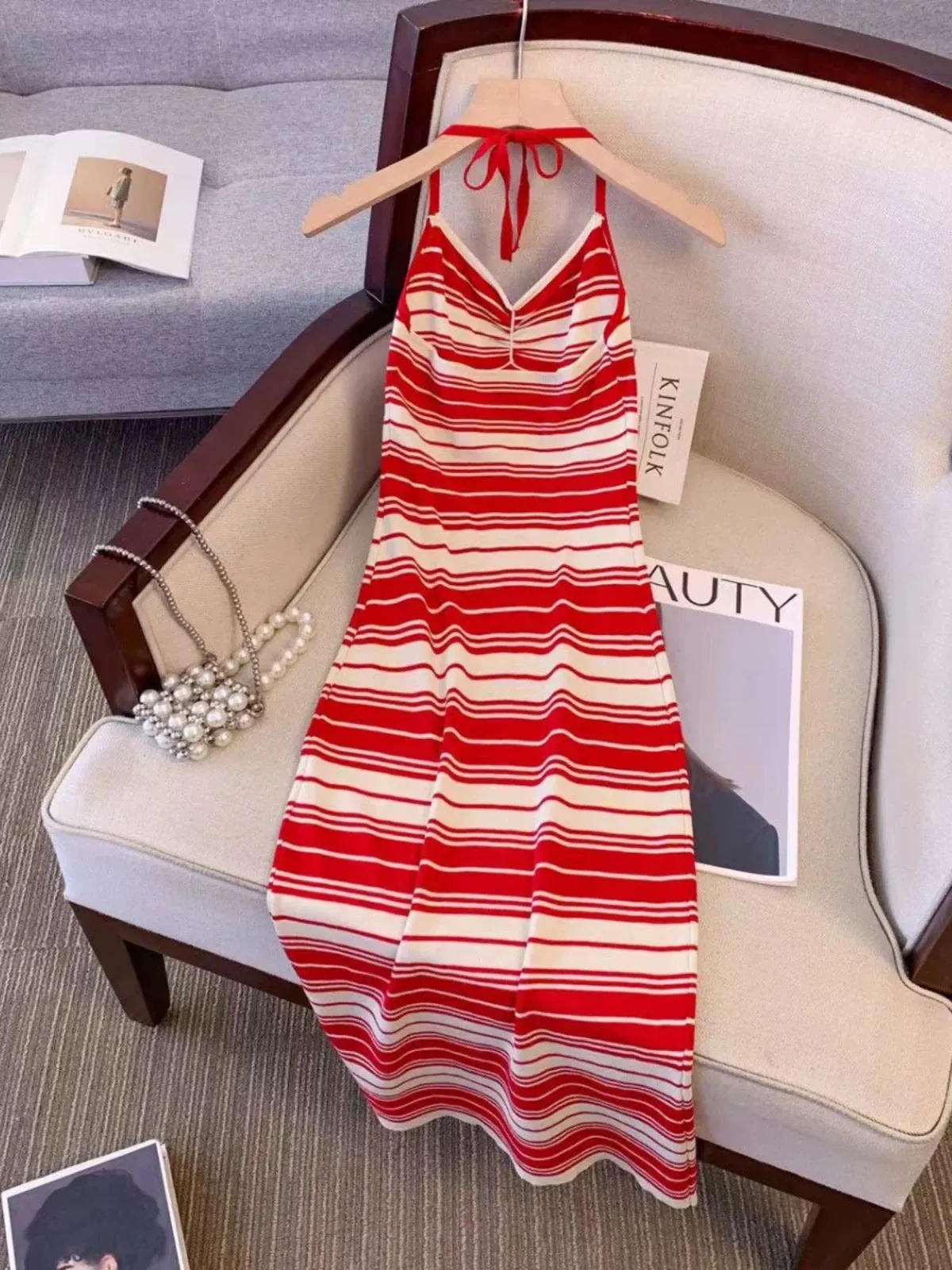 Summer new hot girl A-line skirt French Hong Kong style contrasting retro striped halter neck backless slim knitted dress