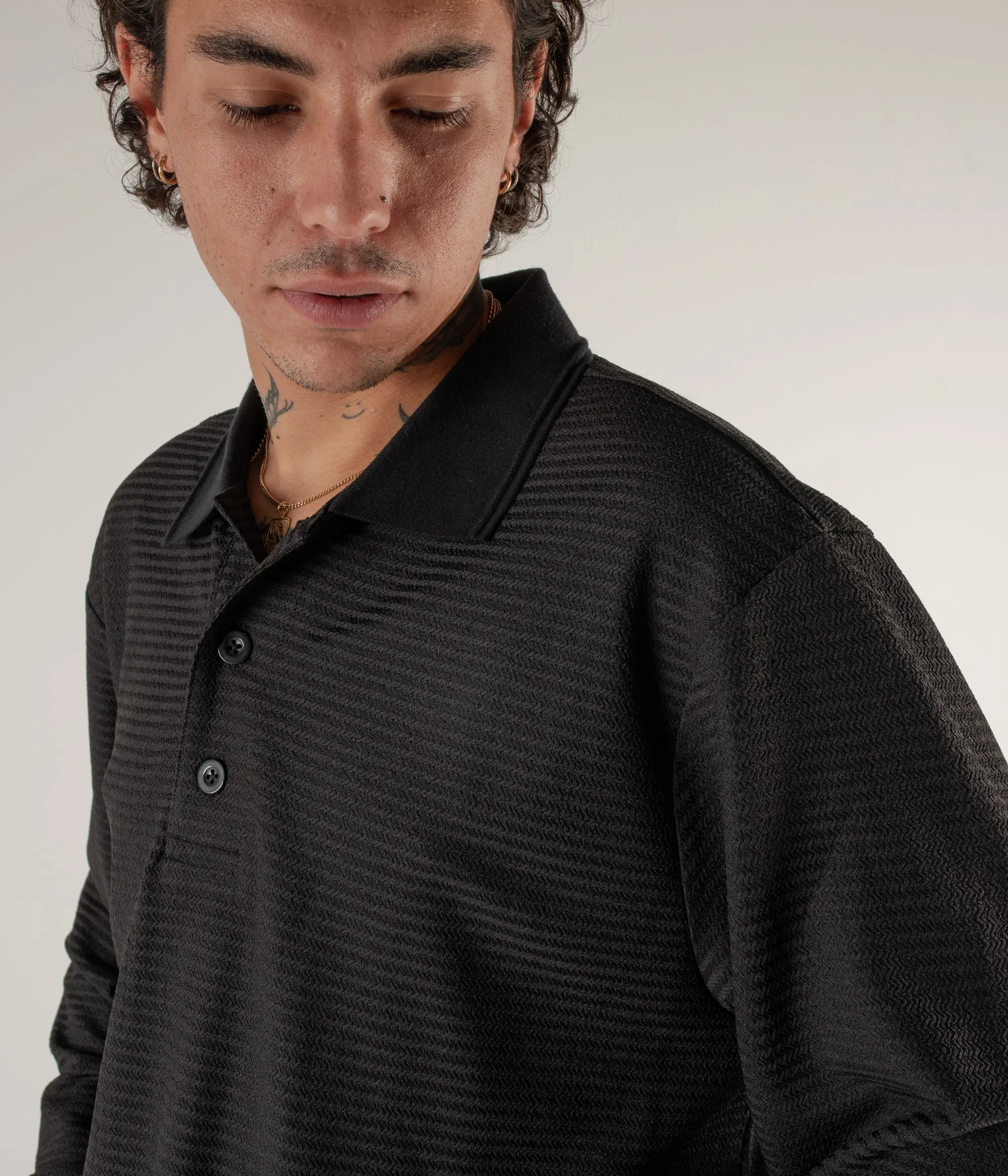 UNIFORM LS BUTTON POLO // BLACK