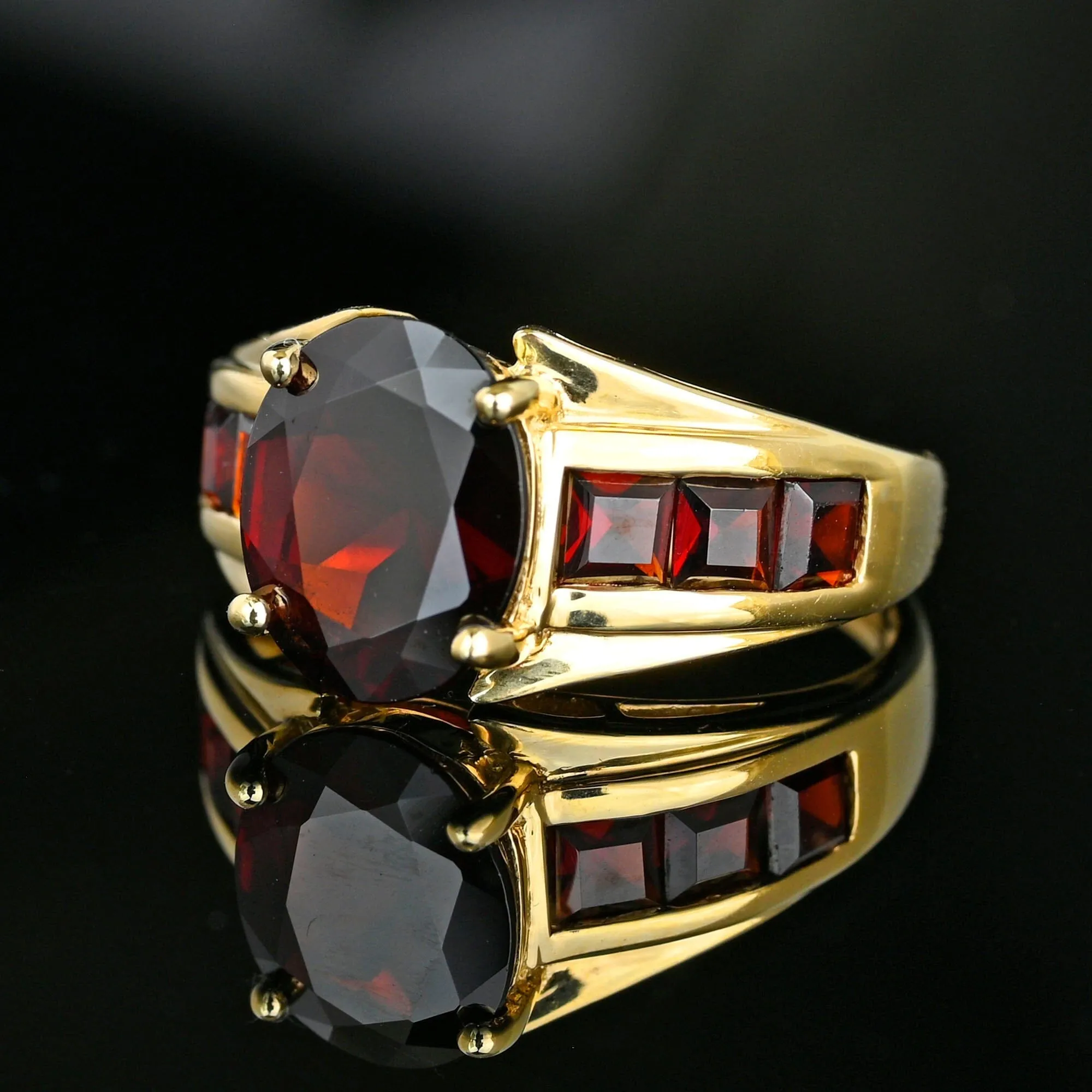 Vintage 10K Gold Channel Set Statement Oval Garnet Ring