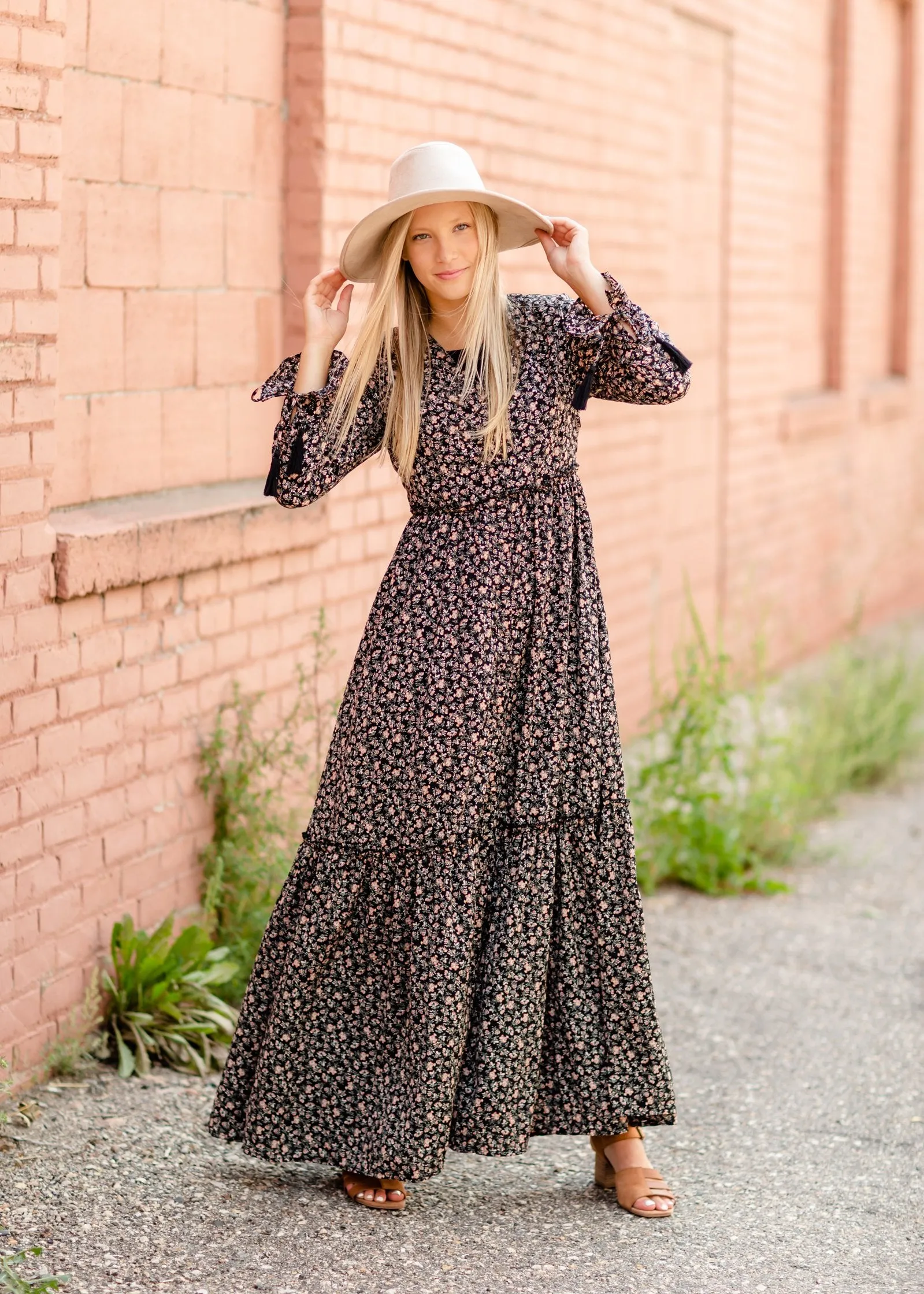 Wide Brim Taupe Panama Hat